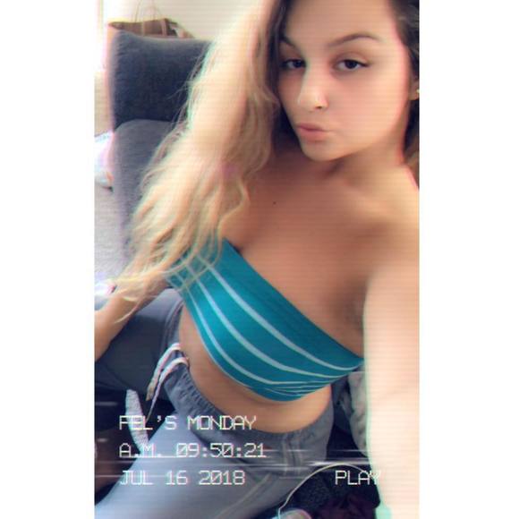 Meet the Posher Other - Meet your Posher, Felicia